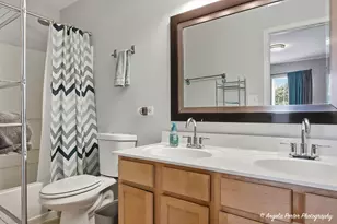 422 W Savoy Dr, Round Lake, IL 60073 - Photo 16