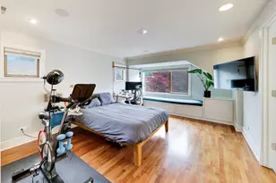 2010 W Bradley Pl, Chicago, IL 60618 - Photo 24