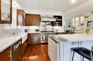 2010 W Bradley Pl, Chicago, IL 60618 - Photo 14