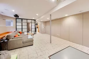 2010 W Bradley Pl, Chicago, IL 60618 - Photo 44