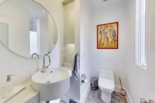 2010 W Bradley Pl, Chicago, IL 60618 - Photo 22