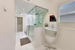 2010 W Bradley Pl, Chicago, IL 60618 - Photo 28