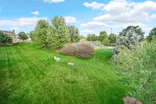 756 Genesee Dr, Naperville, IL 60563 - Photo 24