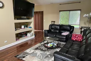 2277 Stoughton Dr, Aurora, IL 60502 - Photo 6