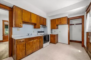 910 Pearl St, Aurora, IL 60505 - Photo 8