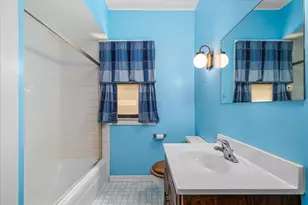 910 Pearl St, Aurora, IL 60505 - Photo 10