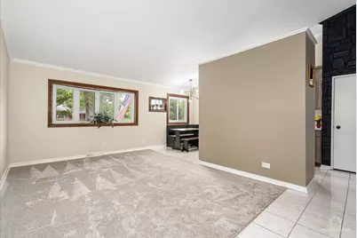 402 N Douglas Avenue #402, Villa Park, IL 60181 - Photo 4