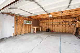 402 N Douglas Ave, Villa Park, IL 60181 - Photo 22