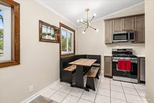 402 N Douglas Ave, Villa Park, IL 60181 - Photo 6