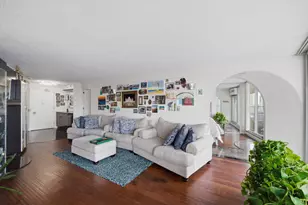 300 N State St, Chicago, IL 60654 - Photo 6