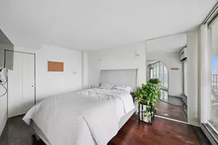 300 N State St, Chicago, IL 60654 - Photo 18