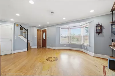 7910 Babb Avenue, Skokie, IL 60077 - Photo 6