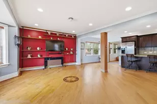 7910 Babb Ave, Skokie, IL 60077 - Photo 10