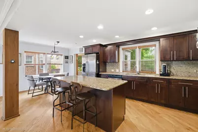 7910 Babb Avenue, Skokie, IL 60077 - Photo 4