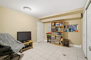 7910 Babb Ave, Skokie, IL 60077 - Photo 32