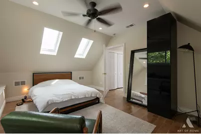 2821 N Springfield Avenue, Chicago, IL 60618 - Photo 12