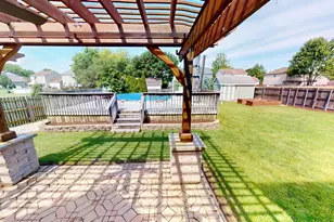 620 Waterfall Ln, Elgin, IL 60124 - Photo 22
