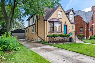 1032 Courtland Ave, Park Ridge, IL 60068 - Photo 2