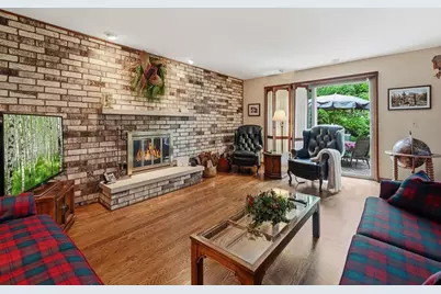 1411 W Allison Court, Arlington Heights, IL 60005 - Photo 6