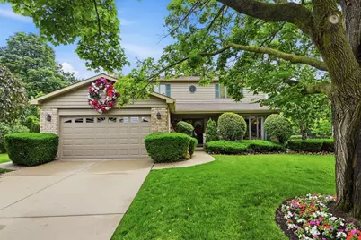 1411 W Allison Court, Arlington Heights, IL 60005 - Photo 2