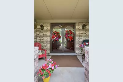 1411 W Allison Court, Arlington Heights, IL 60005 - Photo 4