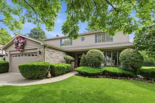 1411 W Allison Ct, Arlington Heights, IL 60005 - Photo 1