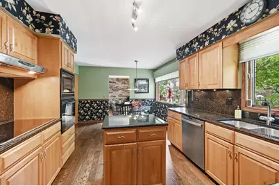 1411 W Allison Court, Arlington Heights, IL 60005 - Photo 8