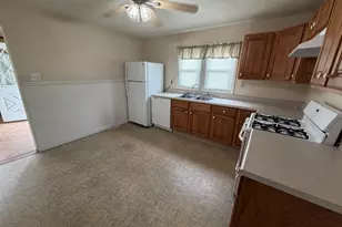 409 Wortby St, Odin, IL 62870 - Photo 8