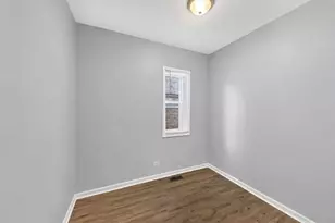 7406 S Crandon Ave, Chicago, IL 60649 - Photo 12