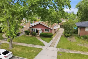 9013 S 49th Ct, Oak Lawn, IL 60453 - Photo 2