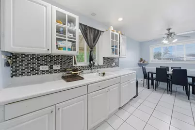 9013 S 49th Court, Oak Lawn, IL 60453 - Photo 8