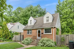 528 Maple Ln, Hillside, IL 60162 - Photo 1