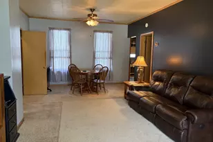 1915 9th St, Peru, IL 61354 - Photo 2