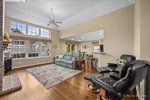 530 Bunker Hill Ct, Mundelein, IL 60060 - Photo 6