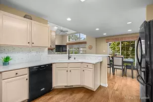 530 Bunker Hill Ct, Mundelein, IL 60060 - Photo 10