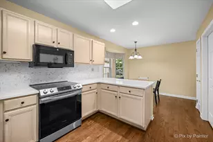 530 Bunker Hill Ct, Mundelein, IL 60060 - Photo 12