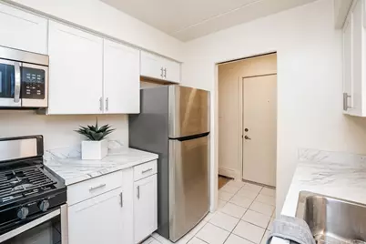 7117 W 93rd Street #105, Oak Lawn, IL 60453 - Photo 4