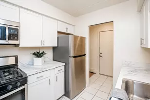 7117 W 93rd St, Oak Lawn, IL 60453 - Photo 4