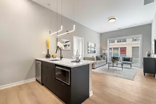 3217 N Clark St, Chicago, IL 60657 - Photo 4