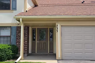 733 Plum Tree Ct, Wheeling, IL 60090 - Photo 2
