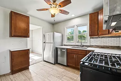 7750 Blazer Avenue, Justice, IL 60458 - Photo 6