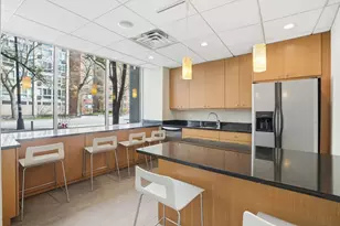 2930 N Sheridan Rd, Chicago, IL 60657 - Photo 20