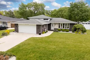 9S215 Florence Ave, Downers Grove, IL 60516 - Photo 1