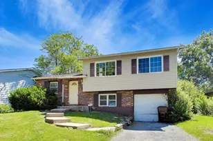 17781 Harvard Ln, Country Club Hills, IL 60478 - Photo 2