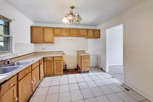 17781 Harvard Ln, Country Club Hills, IL 60478 - Photo 10