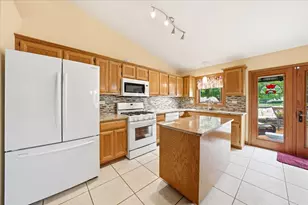 1213 Glen Mor Dr, Shorewood, IL 60404 - Photo 4