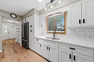5601 S Sayre Ave, Chicago, IL 60638 - Photo 14