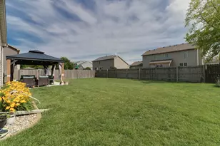 2921 Grey Hawk Dr, Normal, IL 61761 - Photo 38