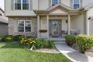 2921 Grey Hawk Dr, Normal, IL 61761 - Photo 2