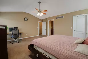 2921 Grey Hawk Dr, Normal, IL 61761 - Photo 16